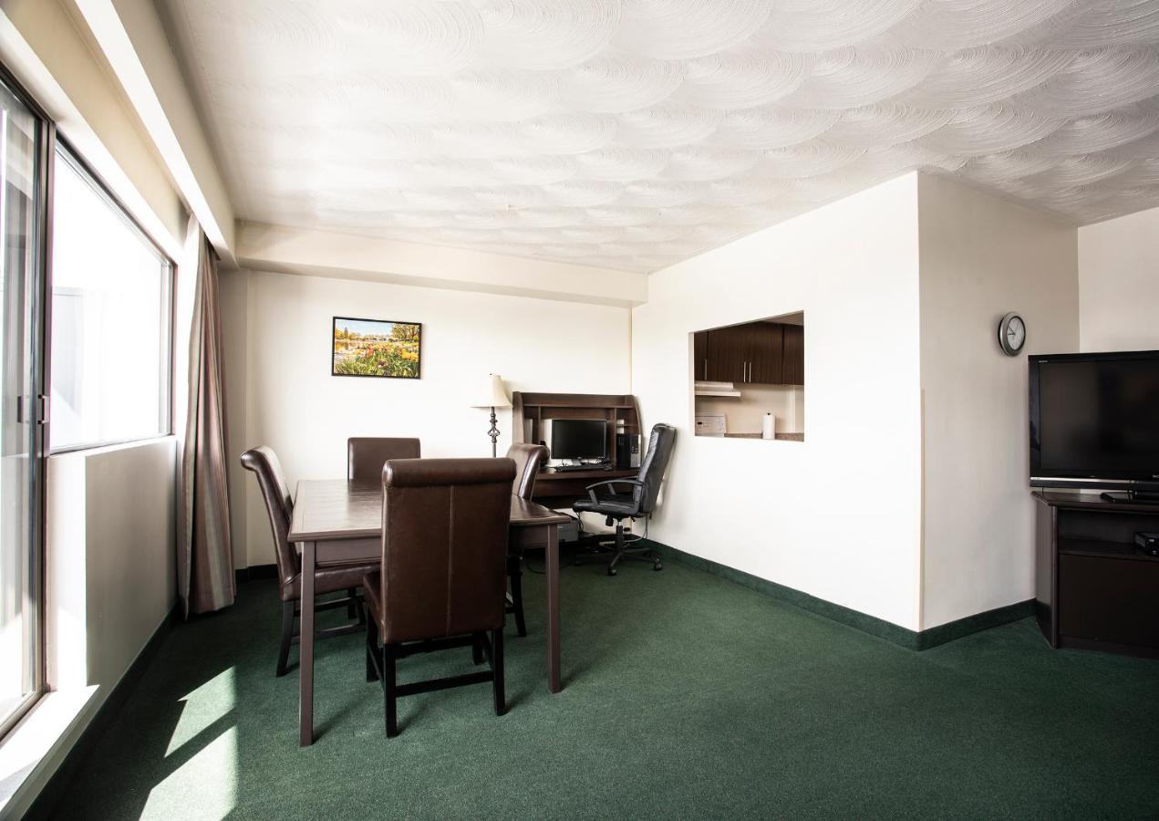 The Business Inn Ottawa Bagian luar foto